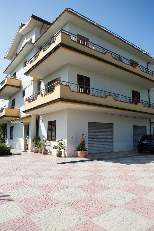 Appartamenti Giusi Con Giardino O Veranda Madonna della Catena Ngoại thất bức ảnh